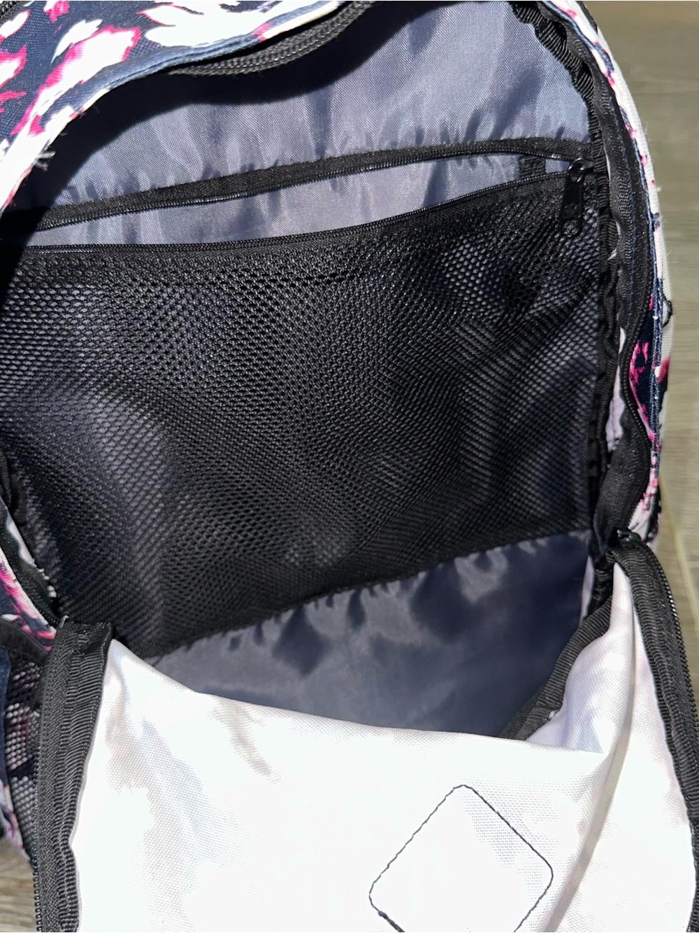 adidas Originals Trefoil Logo 2.0 Pocket Backpack Pink Floral Legend School Bag - Picture 4 of 14